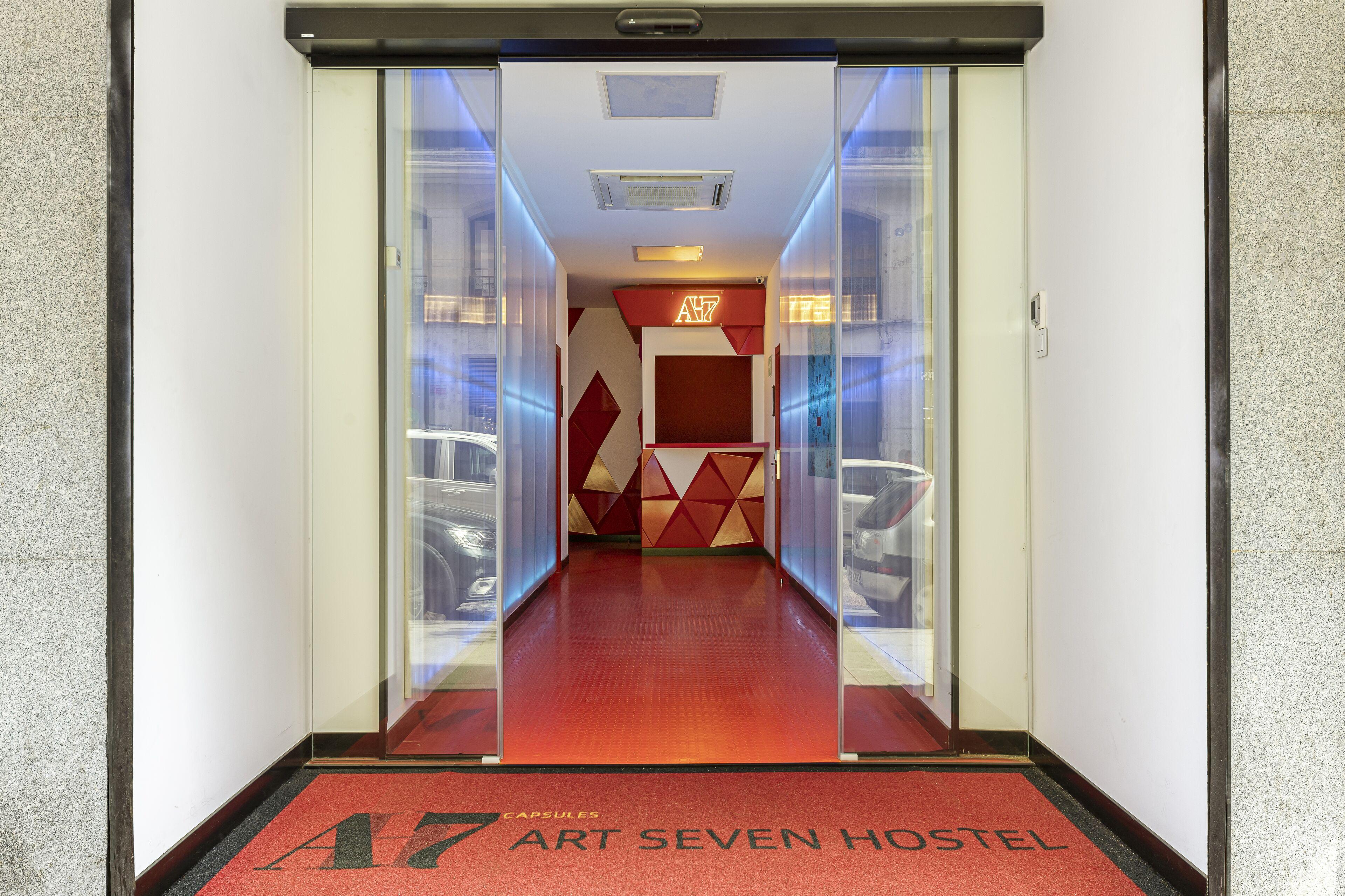 Art Seven Hostel Capsules — Photos 3